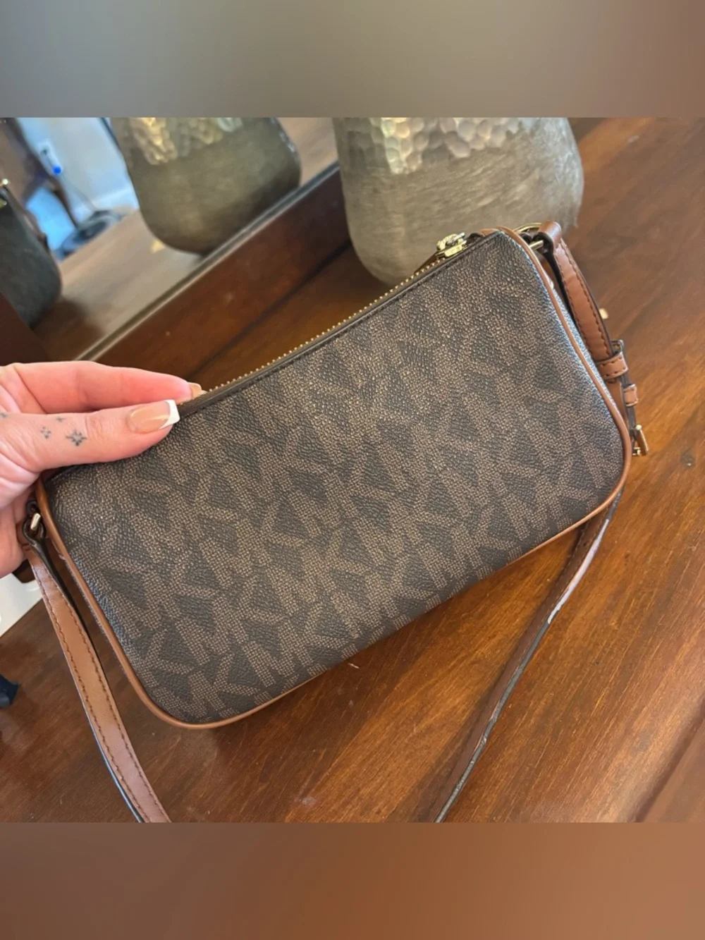 Michael Kors Shoulder Bag - Picture 2 of 7